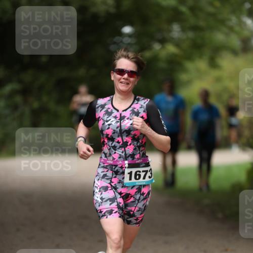 30.08.2026 - Elbe Triathlon Hamburg Antke Förster http://msf.ph/oto/10106382 30.08.2026 12:18:17 Laufen 1673 meine-sportfotos.de
