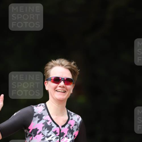30.08.2026 - Elbe Triathlon Hamburg Antke Förster http://msf.ph/oto/10106388 30.08.2026 12:18:19 Laufen 161 meine-sportfotos.de