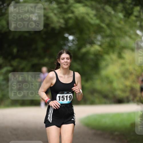 30.08.2026 - Elbe Triathlon Hamburg Antke Förster http://msf.ph/oto/10106396 30.08.2026 12:18:30 Laufen 1519 meine-sportfotos.de