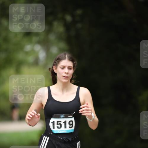 30.08.2026 - Elbe Triathlon Hamburg Antke Förster http://msf.ph/oto/10106400 30.08.2026 12:18:32 Laufen 1519 meine-sportfotos.de