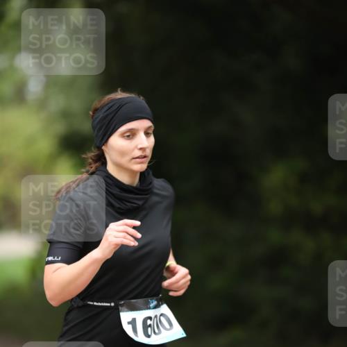 30.08.2026 - Elbe Triathlon Hamburg Antke Förster http://msf.ph/oto/10106408 30.08.2026 12:18:36 Laufen 1600 meine-sportfotos.de