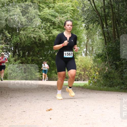 30.08.2026 - Elbe Triathlon Hamburg Antke Förster http://msf.ph/oto/10106415 30.08.2026 12:24:35 Laufen 1661, 1567 meine-sportfotos.de