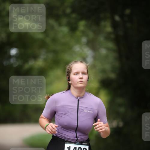 30.08.2026 - Elbe Triathlon Hamburg Antke Förster http://msf.ph/oto/10106416 30.08.2026 12:18:45 Laufen 1408 meine-sportfotos.de