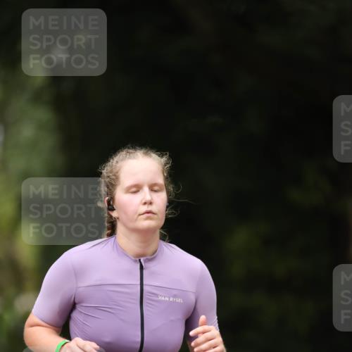 30.08.2026 - Elbe Triathlon Hamburg Antke Förster http://msf.ph/oto/10106418 30.08.2026 12:18:46 Laufen 1408 meine-sportfotos.de