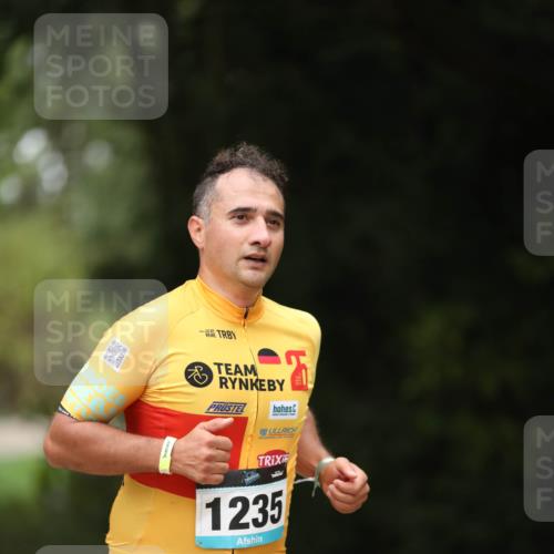 30.08.2026 - Elbe Triathlon Hamburg Antke Förster http://msf.ph/oto/10106438 30.08.2026 12:19:05 Laufen 1235 meine-sportfotos.de