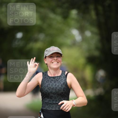 30.08.2026 - Elbe Triathlon Hamburg Antke Förster http://msf.ph/oto/10106446 30.08.2026 12:19:10 Laufen  meine-sportfotos.de