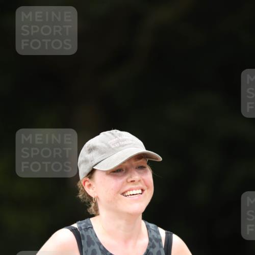 30.08.2026 - Elbe Triathlon Hamburg Antke Förster http://msf.ph/oto/10106452 30.08.2026 12:19:12 Laufen  meine-sportfotos.de