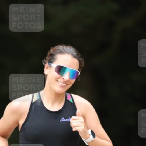 30.08.2026 - Elbe Triathlon Hamburg Antke Förster http://msf.ph/oto/10106456 30.08.2026 12:19:13 Laufen 06 meine-sportfotos.de
