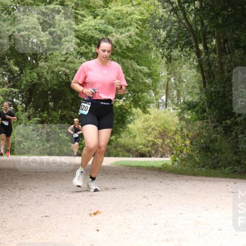 30.08.2026 - Elbe Triathlon Hamburg Antke Förster http://msf.ph/oto/10106459 30.08.2026 12:25:00 Laufen 416, 520 meine-sportfotos.de