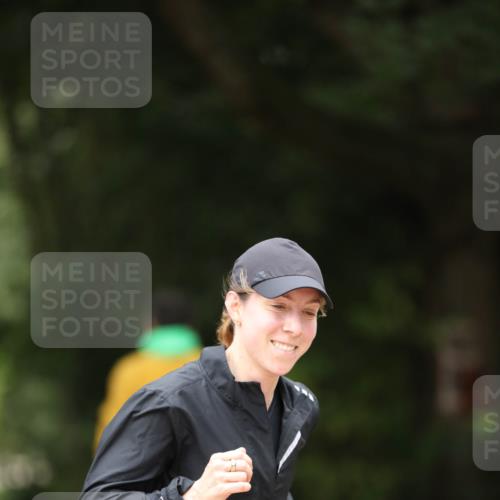 30.08.2026 - Elbe Triathlon Hamburg Antke Förster http://msf.ph/oto/10106468 30.08.2026 12:19:32 Laufen  meine-sportfotos.de