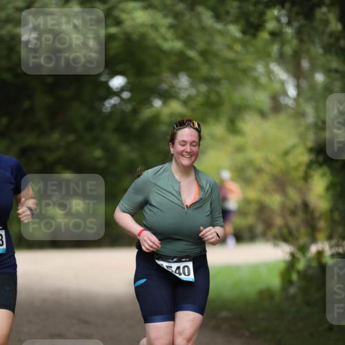 30.08.2026 - Elbe Triathlon Hamburg Antke Förster http://msf.ph/oto/10106472 30.08.2026 12:19:34 Laufen 31, 40 meine-sportfotos.de