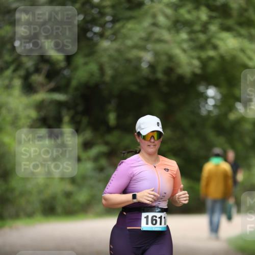 30.08.2026 - Elbe Triathlon Hamburg Antke Förster http://msf.ph/oto/10106490 30.08.2026 12:19:51 Laufen 3, 1611 meine-sportfotos.de