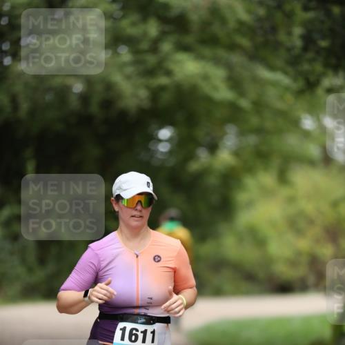 30.08.2026 - Elbe Triathlon Hamburg Antke Förster http://msf.ph/oto/10106492 30.08.2026 12:19:51 Laufen 1611 meine-sportfotos.de