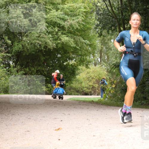 30.08.2026 - Elbe Triathlon Hamburg Antke Förster http://msf.ph/oto/10106493 30.08.2026 12:25:32 Laufen  meine-sportfotos.de