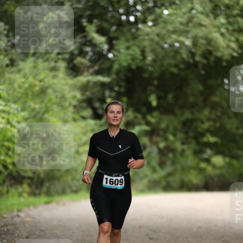 30.08.2026 - Elbe Triathlon Hamburg Antke Förster http://msf.ph/oto/10106496 30.08.2026 12:20:04 Laufen 1609 meine-sportfotos.de