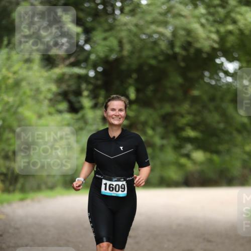 30.08.2026 - Elbe Triathlon Hamburg Antke Förster http://msf.ph/oto/10106498 30.08.2026 12:20:04 Laufen 1609 meine-sportfotos.de