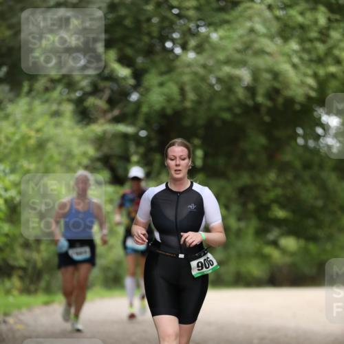30.08.2026 - Elbe Triathlon Hamburg Antke Förster http://msf.ph/oto/10106510 30.08.2026 12:20:23 Laufen 996 meine-sportfotos.de