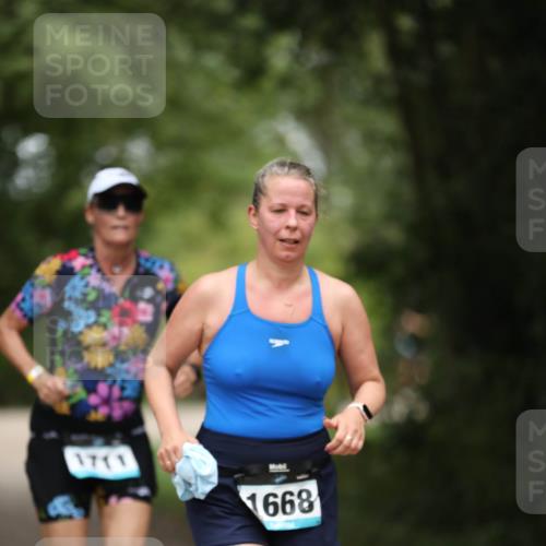 30.08.2026 - Elbe Triathlon Hamburg Antke Förster http://msf.ph/oto/10106522 30.08.2026 12:20:29 Laufen 1711, 1668 meine-sportfotos.de