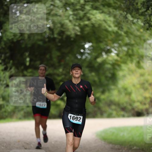 30.08.2026 - Elbe Triathlon Hamburg Antke Förster http://msf.ph/oto/10106530 30.08.2026 12:20:44 Laufen 1622, 1692 meine-sportfotos.de