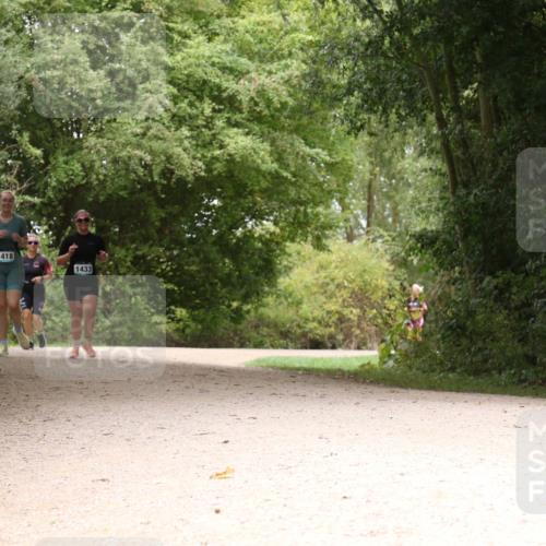 30.08.2026 - Elbe Triathlon Hamburg Antke Förster http://msf.ph/oto/10106531 30.08.2026 12:26:57 Laufen 1418, 1433 meine-sportfotos.de