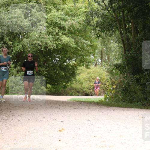 30.08.2026 - Elbe Triathlon Hamburg Antke Förster http://msf.ph/oto/10106535 30.08.2026 12:26:59 Laufen 1418, 1433 meine-sportfotos.de
