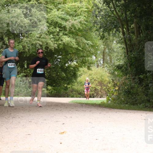 30.08.2026 - Elbe Triathlon Hamburg Antke Förster http://msf.ph/oto/10106537 30.08.2026 12:27:00 Laufen 1418, 1433 meine-sportfotos.de
