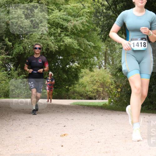 30.08.2026 - Elbe Triathlon Hamburg Antke Förster http://msf.ph/oto/10106547 30.08.2026 12:27:05 Laufen 1418 meine-sportfotos.de