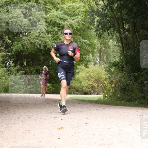 30.08.2026 - Elbe Triathlon Hamburg Antke Förster http://msf.ph/oto/10106551 30.08.2026 12:27:06 Laufen  meine-sportfotos.de