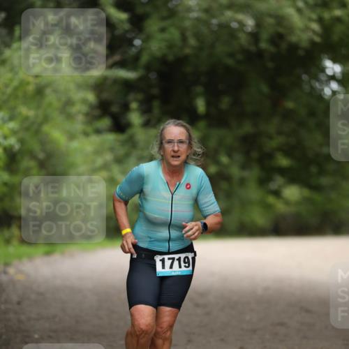 30.08.2026 - Elbe Triathlon Hamburg Antke Förster http://msf.ph/oto/10106554 30.08.2026 12:21:05 Laufen 1719 meine-sportfotos.de