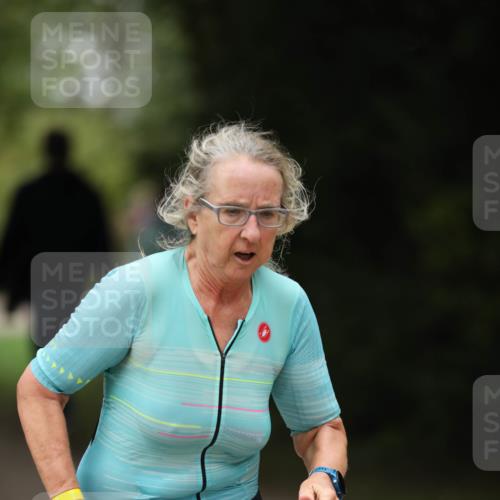 30.08.2026 - Elbe Triathlon Hamburg Antke Förster http://msf.ph/oto/10106560 30.08.2026 12:21:07 Laufen 1719 meine-sportfotos.de