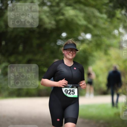 30.08.2026 - Elbe Triathlon Hamburg Antke Förster http://msf.ph/oto/10106562 30.08.2026 12:21:23 Laufen 925 meine-sportfotos.de