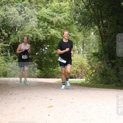 30.08.2026 - Elbe Triathlon Hamburg Antke Förster http://msf.ph/oto/10106575 30.08.2026 12:27:51 Laufen 1616, 1607, 13 meine-sportfotos.de