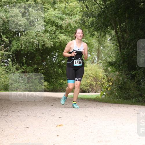 30.08.2026 - Elbe Triathlon Hamburg Antke Förster http://msf.ph/oto/10106581 30.08.2026 12:27:54 Laufen 1616, 3 meine-sportfotos.de
