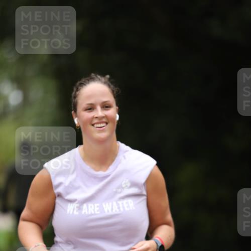 30.08.2026 - Elbe Triathlon Hamburg Antke Förster http://msf.ph/oto/10106584 30.08.2026 12:21:36 Laufen 11 meine-sportfotos.de
