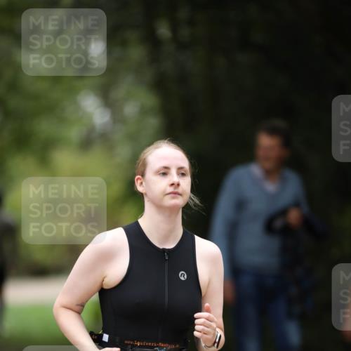 30.08.2026 - Elbe Triathlon Hamburg Antke Förster http://msf.ph/oto/10106590 30.08.2026 12:21:44 Laufen 1524 meine-sportfotos.de