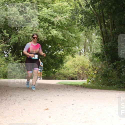 30.08.2026 - Elbe Triathlon Hamburg Antke Förster http://msf.ph/oto/10106593 30.08.2026 12:28:37 Laufen 614 meine-sportfotos.de