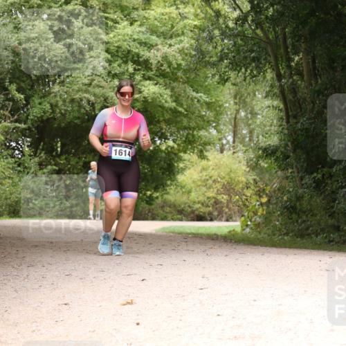 30.08.2026 - Elbe Triathlon Hamburg Antke Förster http://msf.ph/oto/10106595 30.08.2026 12:28:37 Laufen 1614 meine-sportfotos.de