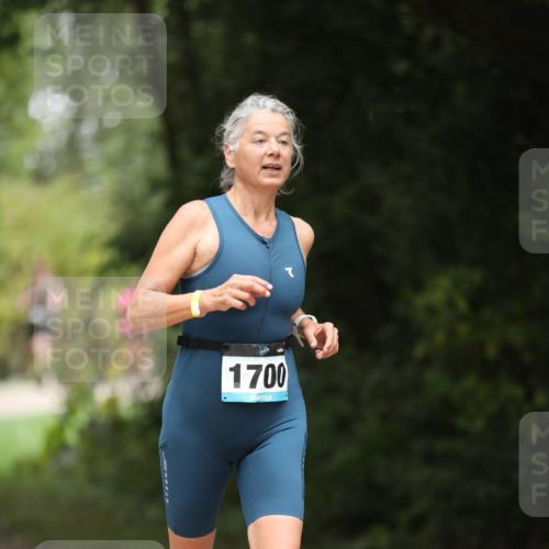 30.08.2026 - Elbe Triathlon Hamburg Antke Förster http://msf.ph/oto/10106606 30.08.2026 12:21:54 Laufen 1700 meine-sportfotos.de