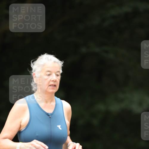 30.08.2026 - Elbe Triathlon Hamburg Antke Förster http://msf.ph/oto/10106610 30.08.2026 12:21:55 Laufen 1700 meine-sportfotos.de