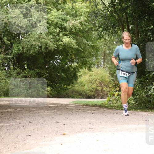 30.08.2026 - Elbe Triathlon Hamburg Antke Förster http://msf.ph/oto/10106611 30.08.2026 12:28:51 Laufen 1057 meine-sportfotos.de