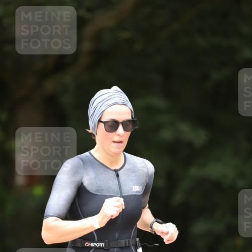 30.08.2026 - Elbe Triathlon Hamburg Antke Förster http://msf.ph/oto/10106620 30.08.2026 12:22:05 Laufen 13800, 13 meine-sportfotos.de