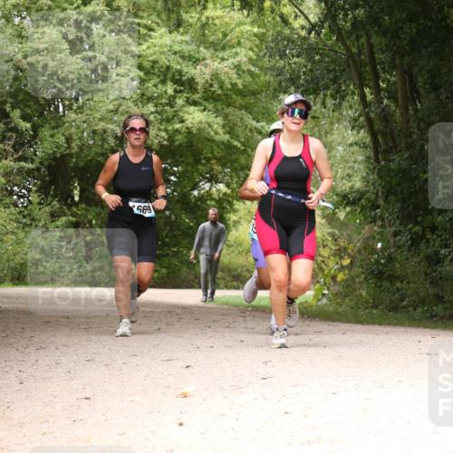 30.08.2026 - Elbe Triathlon Hamburg Antke Förster http://msf.ph/oto/10106627 30.08.2026 12:29:19 Laufen 669, 1 meine-sportfotos.de