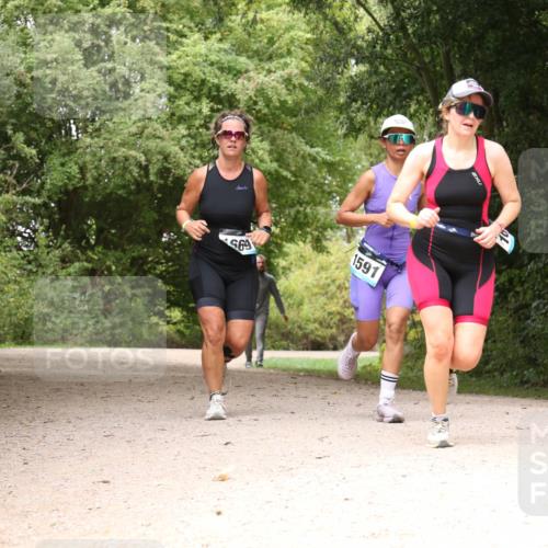 30.08.2026 - Elbe Triathlon Hamburg Antke Förster http://msf.ph/oto/10106629 30.08.2026 12:29:19 Laufen 669, 1591 meine-sportfotos.de