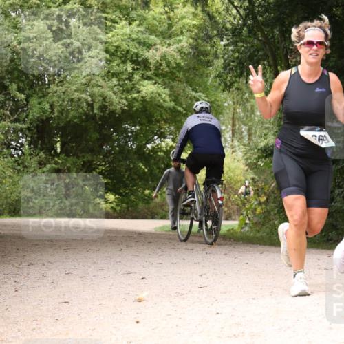 30.08.2026 - Elbe Triathlon Hamburg Antke Förster http://msf.ph/oto/10106633 30.08.2026 12:29:21 Laufen 69, 1591 meine-sportfotos.de