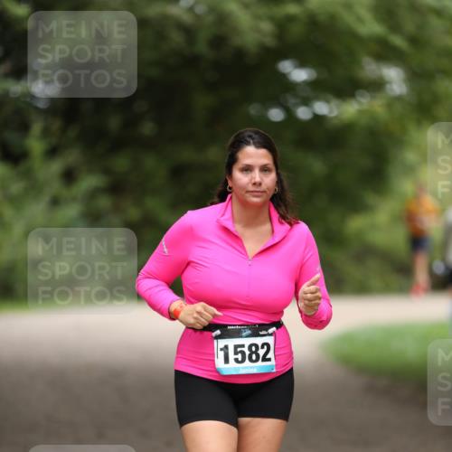 30.08.2026 - Elbe Triathlon Hamburg Antke Förster http://msf.ph/oto/10106638 30.08.2026 12:22:19 Laufen 1582 meine-sportfotos.de