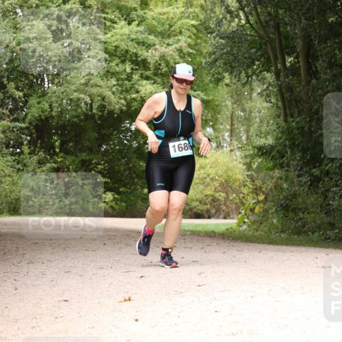 30.08.2026 - Elbe Triathlon Hamburg Antke Förster http://msf.ph/oto/10106643 30.08.2026 12:29:39 Laufen 1686 meine-sportfotos.de