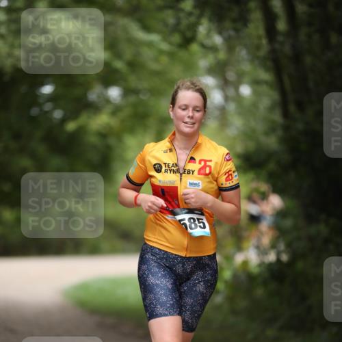 30.08.2026 - Elbe Triathlon Hamburg Antke Förster http://msf.ph/oto/10106654 30.08.2026 12:22:35 Laufen 5, 585 meine-sportfotos.de