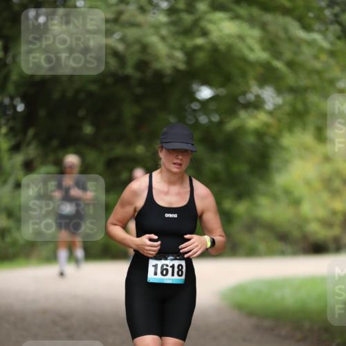 30.08.2026 - Elbe Triathlon Hamburg Antke Förster http://msf.ph/oto/10106662 30.08.2026 12:22:44 Laufen 1618 meine-sportfotos.de