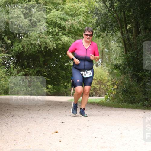 30.08.2026 - Elbe Triathlon Hamburg Antke Förster http://msf.ph/oto/10106665 30.08.2026 12:30:10 Laufen 1693 meine-sportfotos.de