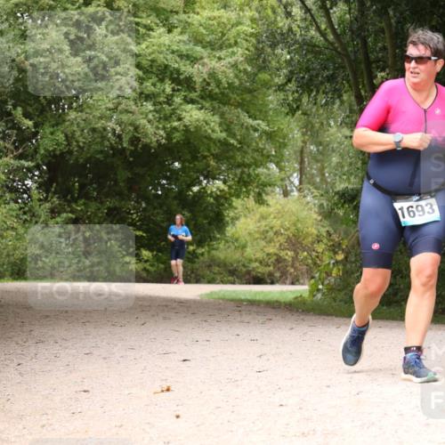 30.08.2026 - Elbe Triathlon Hamburg Antke Förster http://msf.ph/oto/10106667 30.08.2026 12:30:11 Laufen 1693 meine-sportfotos.de